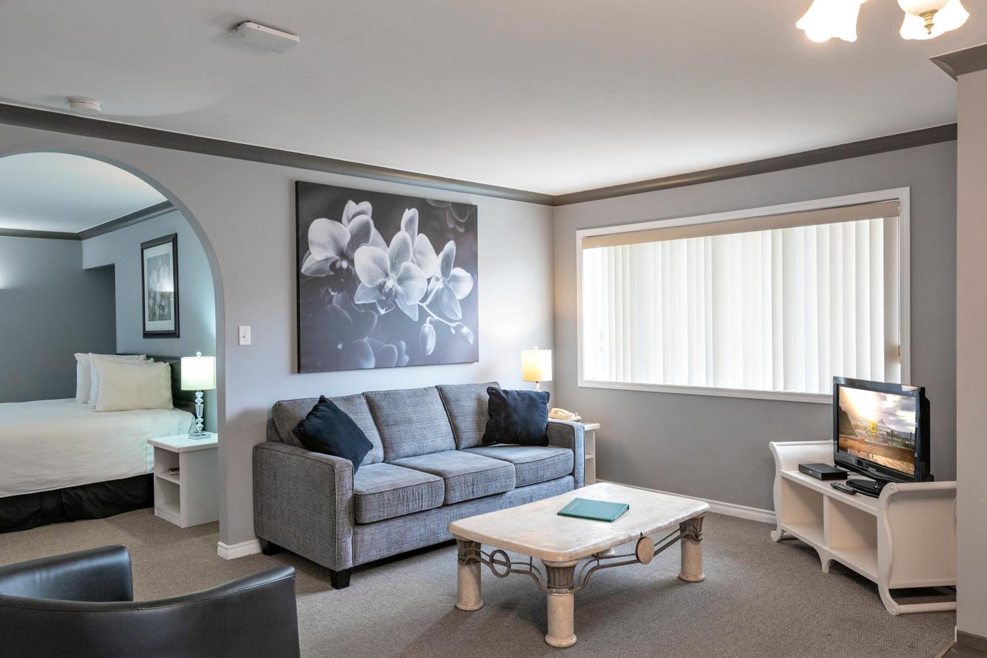 Tiki Shores Inn & Suites Penticton Extérieur photo