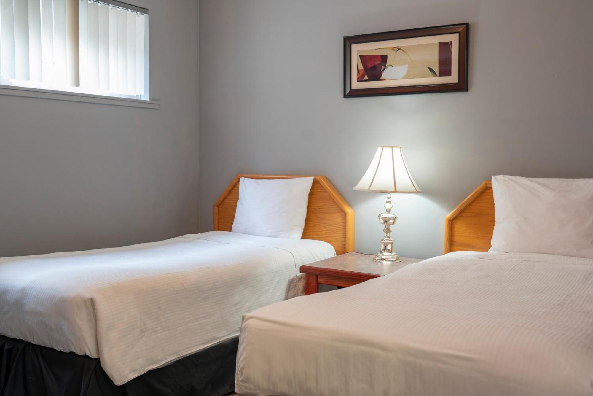 Tiki Shores Inn & Suites Penticton Extérieur photo