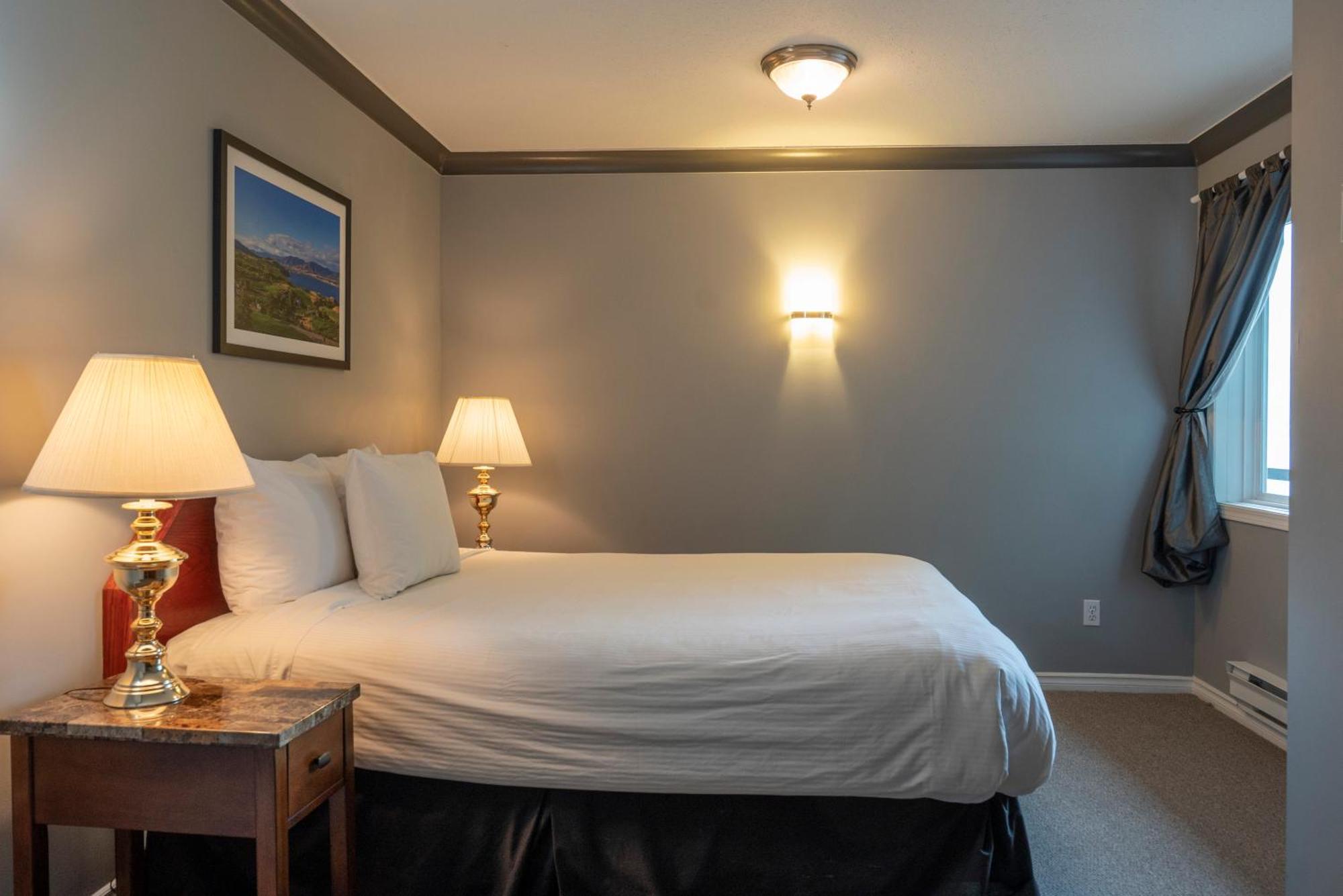 Tiki Shores Inn & Suites Penticton Extérieur photo